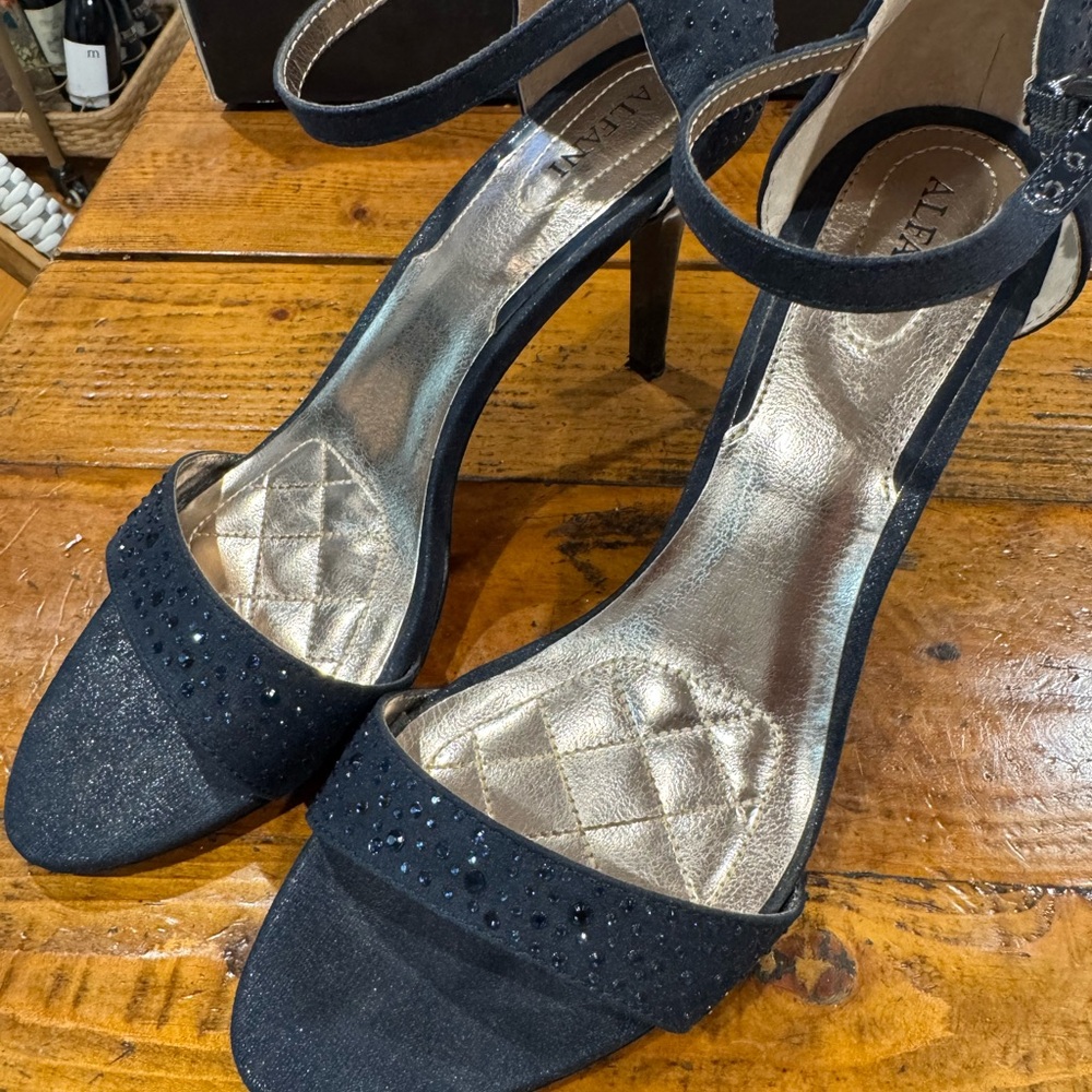 Algani Elegant Black Heels with Gold Accents